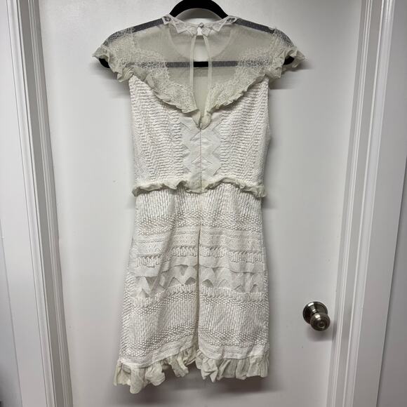 Three Floor Womens White Lace in Line Mini Dress Frilly Ruffles Size 6 Small - Picture 2 of 12